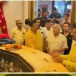 Lalu Prasad Yadav Apne Bete Tejaswi Ke Sath Siddhi Vinayak Temple Gaye Darshan Karne