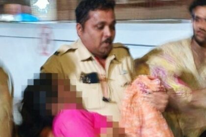 Mumbai Police Ne Injured Buzurg Mahila Ko Godi Me Utha Kar Hospital Pohanchaya