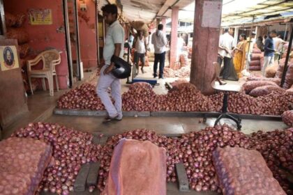 Piyaz Aloo APMC Vashi Market 24 August Ko Bandh Rahegi Sarkar Ka Piyaz Par Export Duty Badhane Ka Faisle Ke Khilaf Protest