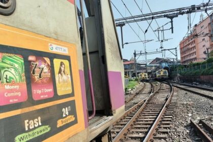 2 Local Train ki Takkar hone se bachi at Mumbai CSMT Train ke Red Signal Cross karne ki report