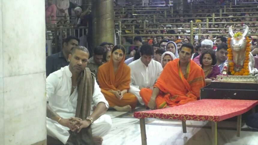 Akshay Kumar Ne Apne Birthday Ke Mauke Par Shikhar Dhawan Ke Saath Aarti Karne Pohche Ujjain Ke Mahakalehswar Mandir