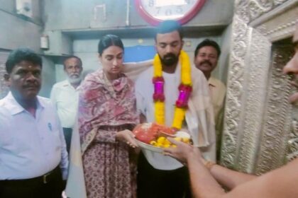 Cricketer KL Rahul Aur Athiya Shetty Pohche Bengaluru Ke Ghati Subramanya Swamy Mandir