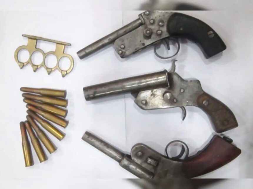Desi Pistol 2 Zinda Kartoos Ke Sath 1 Shaks Ko Arrest Kiya Thane Wagle Estate Police Ne