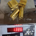 Gold Smuggling Mixer Grinder Pasta Machine me Sharjha se la raha tha 1.386 gram gold at Mumbai Airport