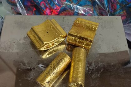 Gold Smuggling Mixer Grinder Pasta Machine me Sharjha se la raha tha 1.386 gram gold at Mumbai Airport