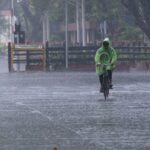 Mumbai Sahit 9 District Me Yellow Alert Announce Kiya IMD Ne Aaj Heavy Rainfall Expected Hai