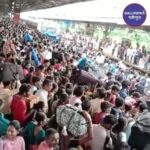 Ratnagiri Ke Liye Train Pakdne Logon Ki Bheed Umad Padi At Diva Ganpati Festival Rush