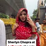 Sharlyn Chopra Pohchi Lalbaugcha Raja Ganesh Ji Ke Darshan Karne mumbai Bollywoodnews bollywood filmygalli lalbaugcharaja ganesh darshan bollywoodupdates