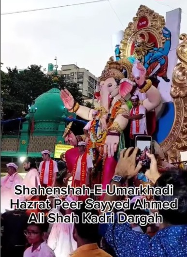 Umarkhadi Cha Raja Passed by Shahenshah E Umarkhadi Hazrat Peer Sayyed Ahmed Ali Shah Kadri Dargah At Umarkhadi