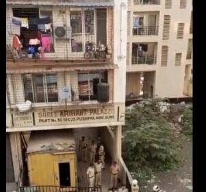 Nigerian Drug Peddler Police Ki Giraft Se Bhaga Phir Pakda Gaya At Navi Mumbai Video Viral Hua