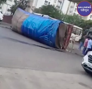 Truck Palti Hua At Majiwada Opp Vivana Mall Thane No Injurey Reported