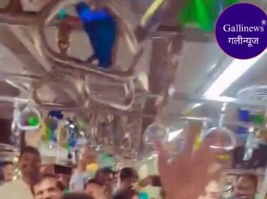 mumbai dailynews gallinews Mumbainews duserrah festival local trainlocaltrain