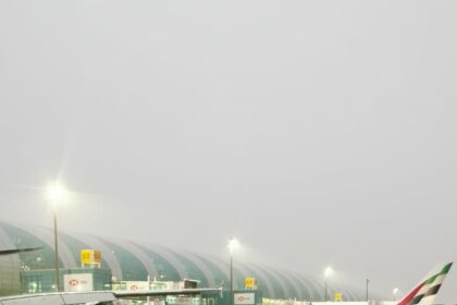 Dubai Airport par Water Logging Bahut si flight cancel aur divert hui Kharab mausam ke chalte