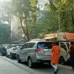State Minister Hasan Mushrif ki car ko toda gaya Maratha Aarakashan ko lekar Andolak ka gussa