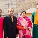 Uddhav Thackeray Parivar Ke Sath Kedarnath Aur Badrinath Temple Yatra Par Gaye Mandir Ke Bahar Jai Maharashtra Ke Naare Lage