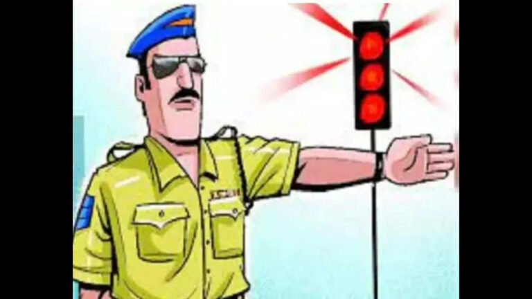 On Duty Traffic Police Ko Mara, Police Ka Daant Tooot Gaya At 