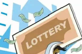 Raid 2 Illegal Online Lottery Center Par Mumbai Police SS Branch Ki Raid 11 Logon Par Karwai Hui At VP Road