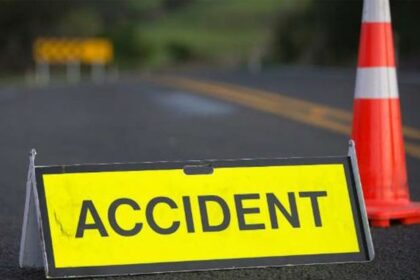 202103161613084971 Family Of Three Killed As Lorry Rams Into Bike In Tiruvallur SECVPF