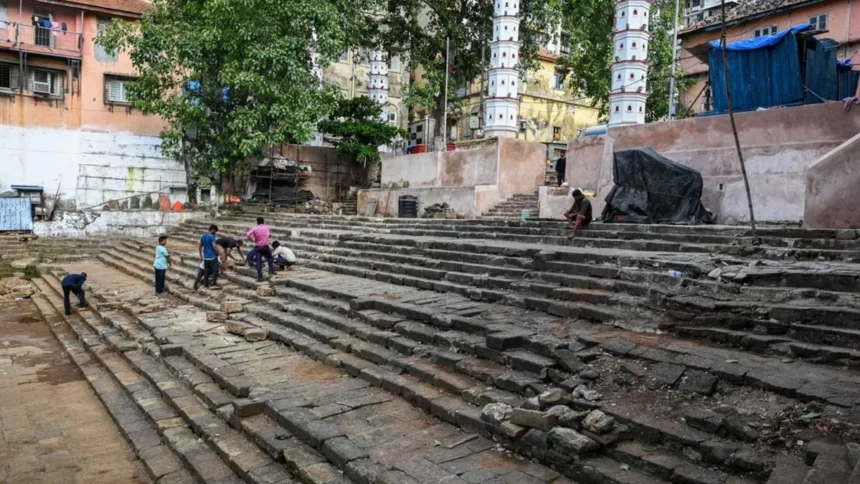 banganga tank steps damaged