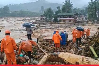 Kerala Landslide in Wayanad 12 people died bridge collapsed news in hindi