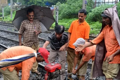 mulund track repair 1