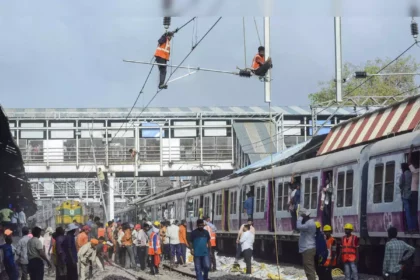 mumbai local trains 63 hour mega block now ends central railway completes platform widening work at thane station