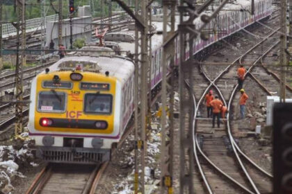 mumbai local train