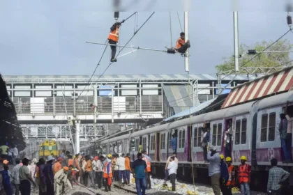 mumbai local trains 63 hour mega block now ends central railway completes platform widening work at thane station 860x644 1