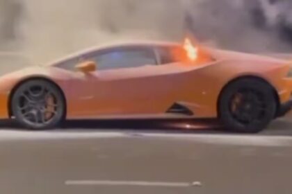 lamborghini fire mumbai 1735178149028 1735178163364