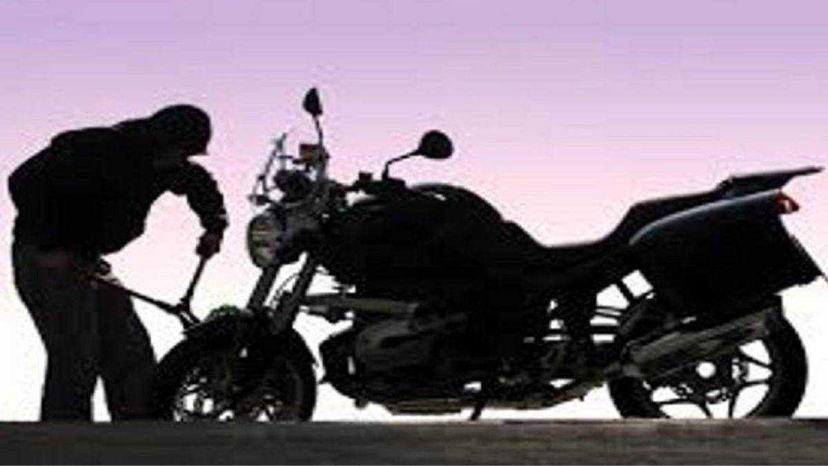 Bike Chori Karke Sale Karne Wala Arrested By Trombay Police, 3 Chori Ki Bike Baramad