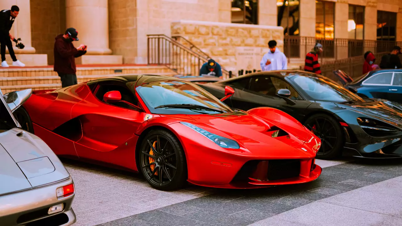 Mumbai Police Ne Porsche, Ferrari Jaisi 41 Luxury Car Ko Kiya Zapt