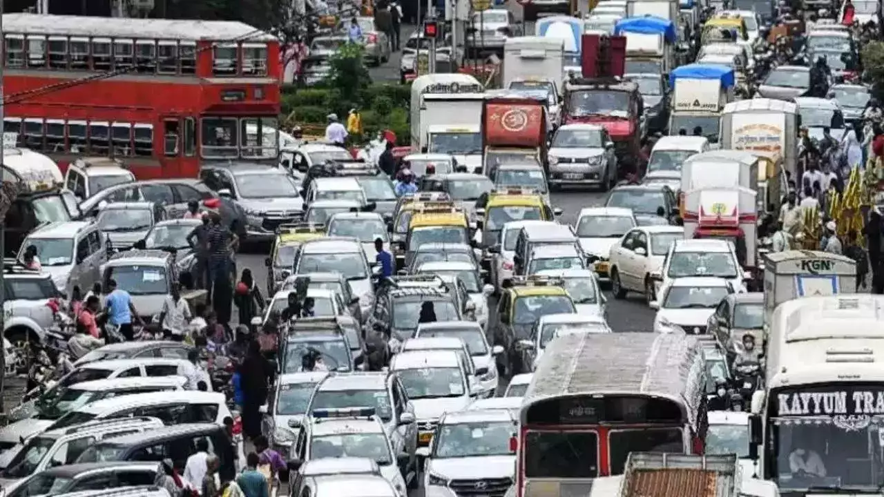 Traffic Advisory Issue Kiya Mumbai Traffic Police Ne, Aaj 30-07-24 From 10:00 To 31-07-24 Raat 8 Baje Tak At Worli