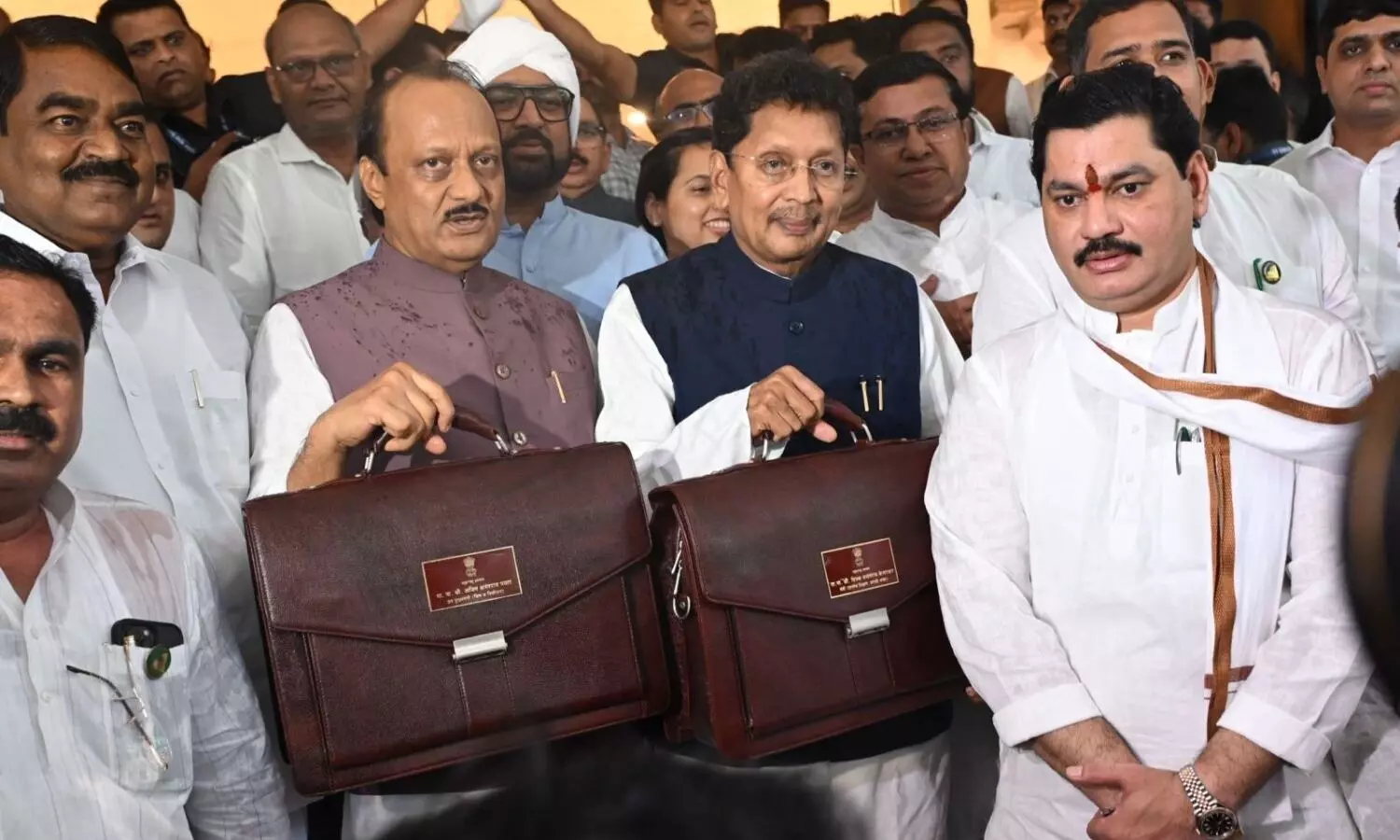 Maharashtra Me Hone Wale Assembly Election Ko Dekhte Hue Aaj State Budget Pesh Kiya Gaya-