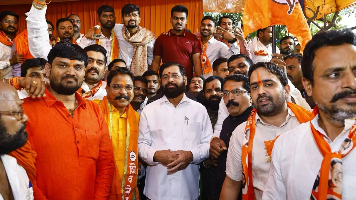 Thackeray Group Ko Laga Jhatka MLC Aamshya Padavi Ne CM Shinde Ki Shiv Sena Join Kiya