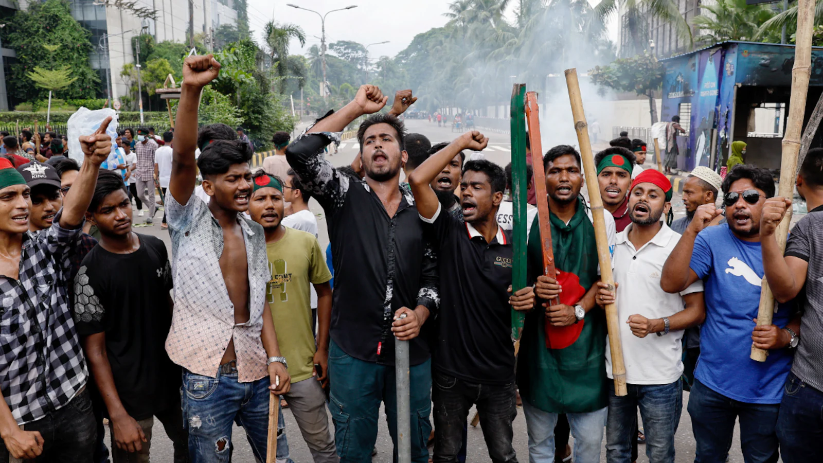 Bangladesh Protests: 100 Log Maare Gaye, Poore Desh Ka Mahol Kharab, India Ne Travelling Advisory Issue Kiya