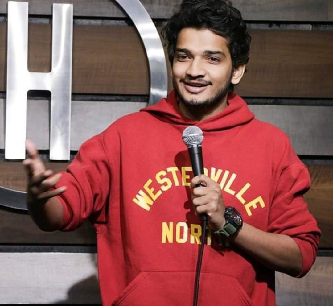 Munawar Faruqui Sahit 7 Pakde Gaye Hukka Parlour Raid Me at South Mumbai