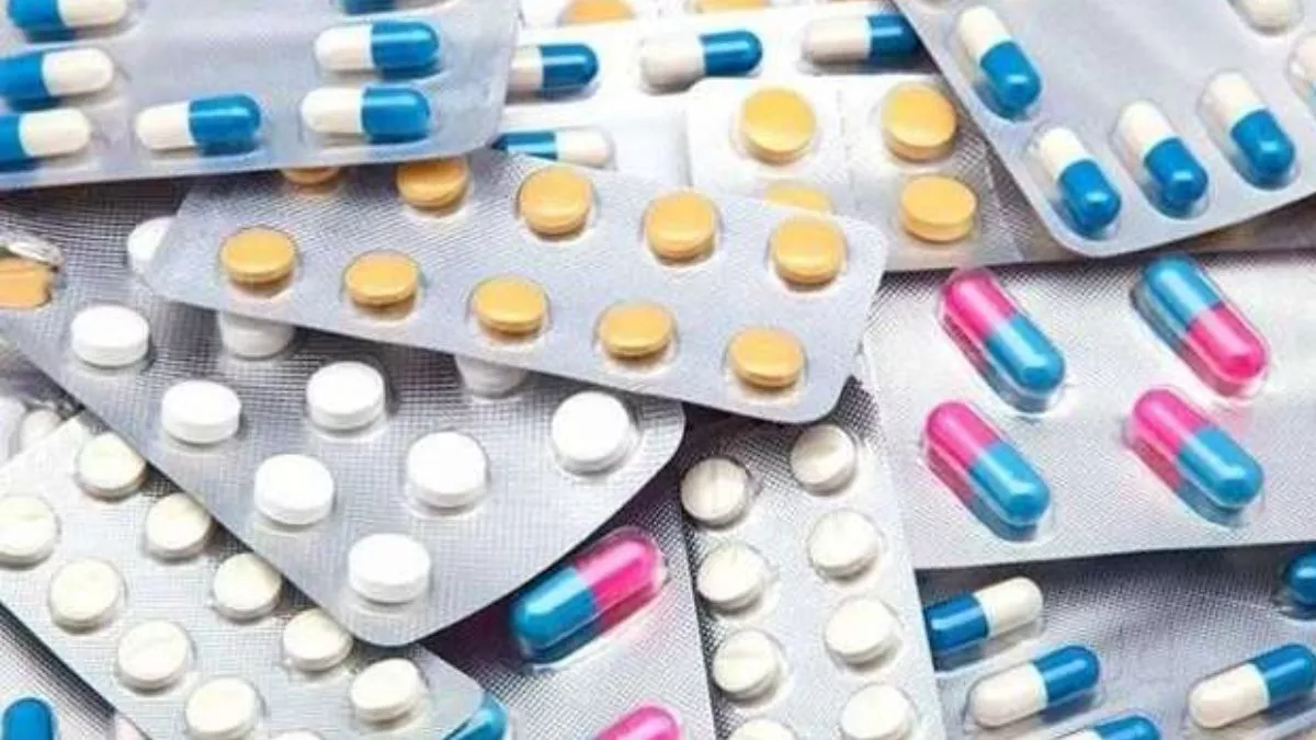 Bina Permission Medicine Sell Kar Rahe They Hospital Ki Shop Me FDA Ki Raid Rs 85000 Ki Dawai Zabt At Bhiwandi