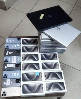 Gold 11.40 Kg, IPhones, Laptops Smuggling Ke 24 Cases Me 7.46 Crore Ka Maal Baramad Kiya Mumbai Customs Ne At Airport