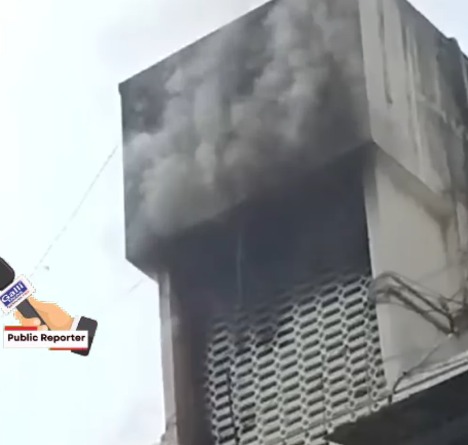 Building Me Lagi Aag At Lokhandwala