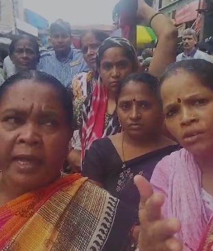 Peene Ka Pani Nahi Aane Se Log Ho Rahe Pareshan At Juhu, Nehru nagar Road No 05