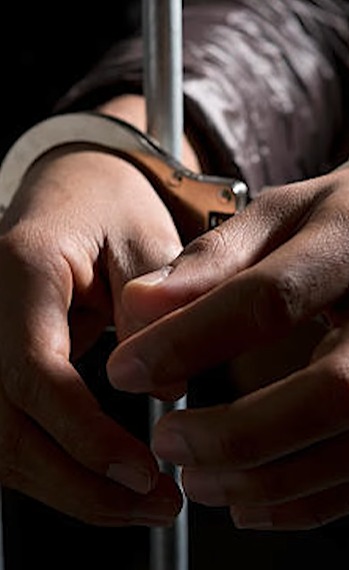 Chori Gharphodi Mamle Me 21 Saal Se Farar Aaropi Ko Dharavi Se Arrest Kiya Pydhonie Police Ne, Court Me Hazir Nahi Horaha Tha