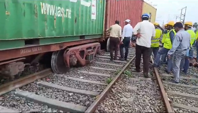 Goods Train Ke 4 Dabbe Patri Se Utre In Palghar At Boisar, 2 Din Me 2 Haadse Hue