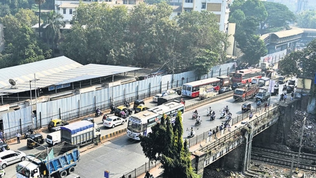 Traffic Diversion – Sion Road Over Bridge Demolition Work Shuru Hoga, 1 Aug 2024 Se Naya Bridge Banega, 2 Saal Tak Kaam Chalega
