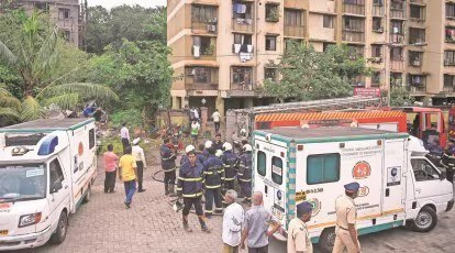 Fire in Residential Building At Lal Baug, 4 Log Injured Hue, 1 Critical Condition Me Mumbai Fire Brigade Ne Aag Bujhaya