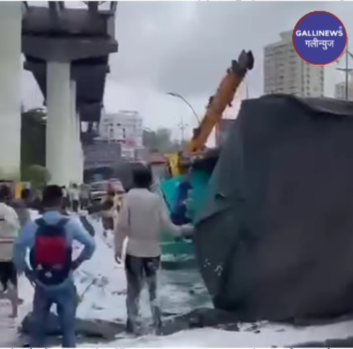 Truck Palti Hua At Patlipada Bridge, Ghodbandar Road Thane, No Injuries Reported