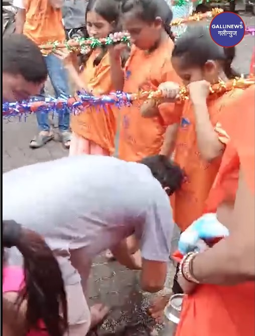 Kawad Yatra Me Muslim Leader Fruits Ki Disruption At Jogeshwari