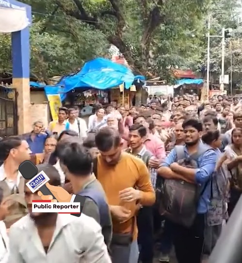 BEST Bus ke liye lambi line lagi at Andheri East