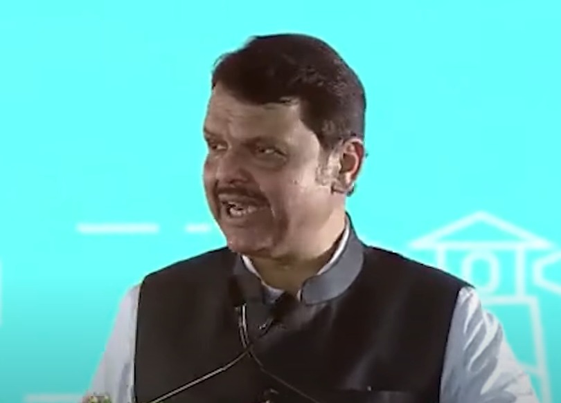 Devendra Fadnavis Firing Speech in Front of PM Modi