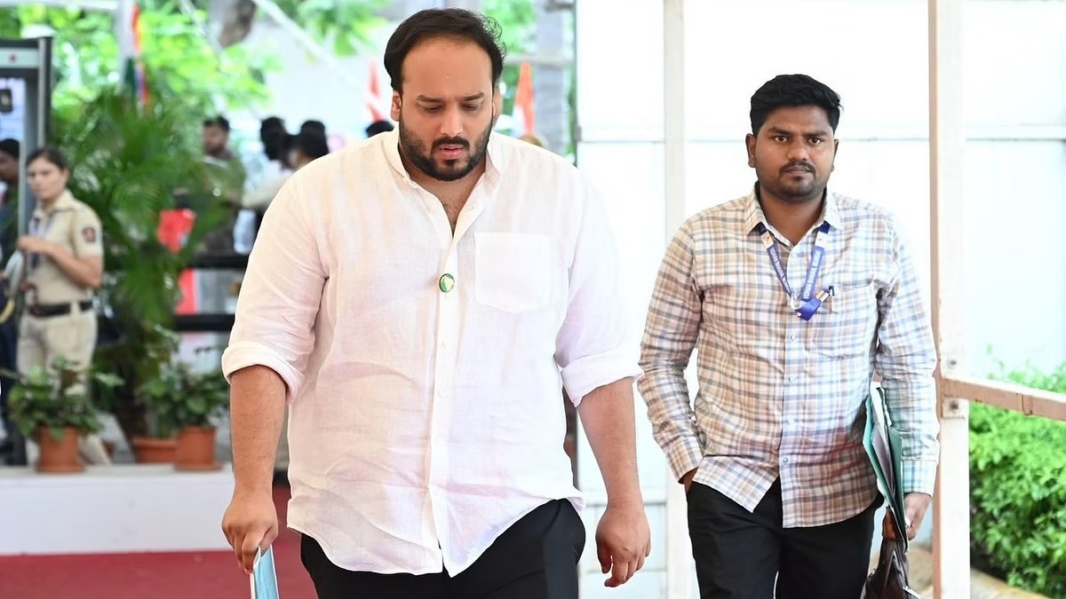 Congress MLA Zeeshan Siddique Aur Jitesh Antapurkar Ko Party Se Nikala Gaya, Antapurkar Ne BJP Join Kiya