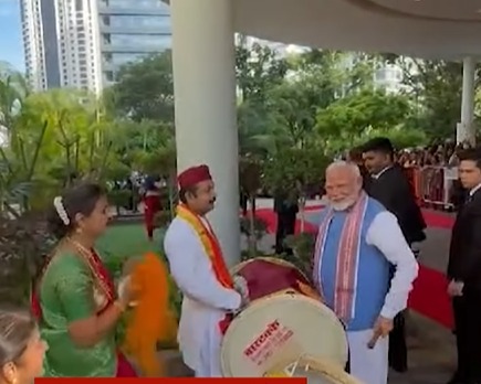 Singapore me Dhol bajate nazar aaye PM Narendra Modi, Video hua Viral